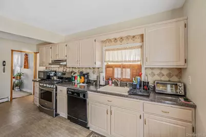 704 S 5th Street, Lindenhurst, NY 11757 - Photo 14