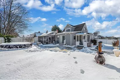 704 S 5th Street, Lindenhurst, NY 11757 - Photo 32