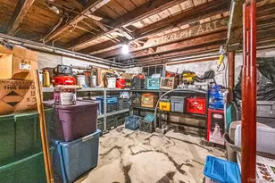 704 S 5th St, Lindenhurst, NY 11757 - Photo 28