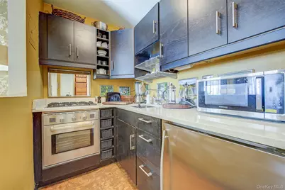 201 W 21st Street #9G, New York, NY 10011 - Photo 10