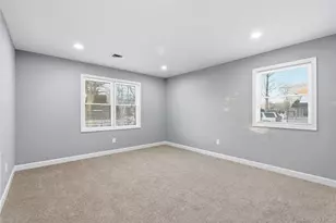 1395 Gardiner Dr, Bay Shore, NY 11706 - Photo 12