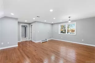 1395 Gardiner Dr, Bay Shore, NY 11706 - Photo 16