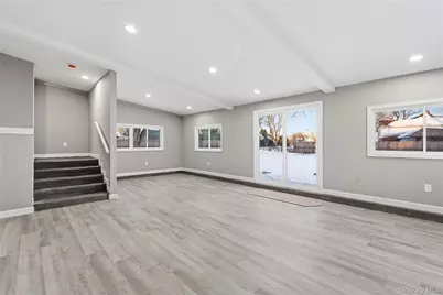 1395 Gardiner Drive, Bay Shore, NY 11706 - Photo 22