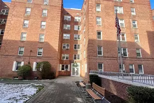 70 Locust Ave, New Rochelle, NY 10801 - Photo 2