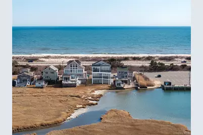 2 Cottage Walk, Babylon, NY 11702 - Photo 2