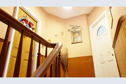 517 51st Avenue, Long Island City, NY 11101 - Photo 8