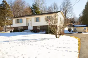 25 Verplanck Ave, Hopewell Junction, NY 12533 - Photo 2