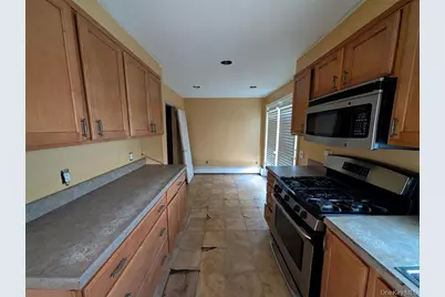 219 Elm Road, Mahopac, NY 10541 - Photo 4