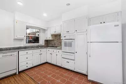 187 Woodland Avenue, Yonkers, NY 10703 - Photo 2