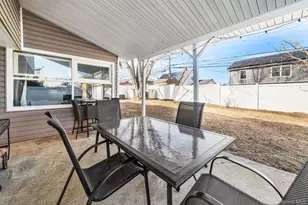 111 Stirrup Ln, Levittown, NY 11756 - Photo 22