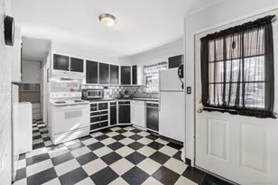 111 Stirrup Ln, Levittown, NY 11756 - Photo 8