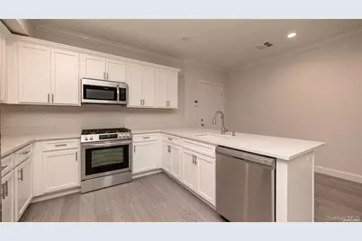 776 Fulton Street #2D, Farmingdale, NY 11735 - Photo 12