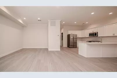 776 Fulton Street #2D, Farmingdale, NY 11735 - Photo 26