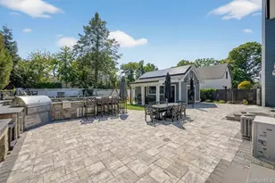 20 Westbridge Dr, Babylon, NY 11702 - Photo 2