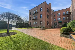 222 7th St, Garden City, NY 11530 - Photo 22