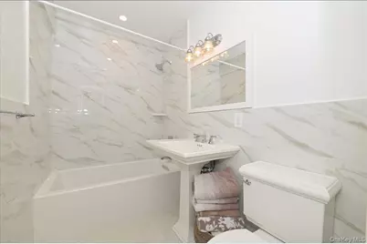 320 E Shore Road #4C, Great Neck, NY 11023 - Photo 20