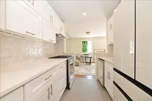 320 E Shore Rd, Great Neck, NY 11023 - Photo 16