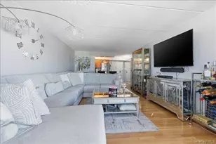 725 Miller Ave, Freeport, NY 11520 - Photo 4