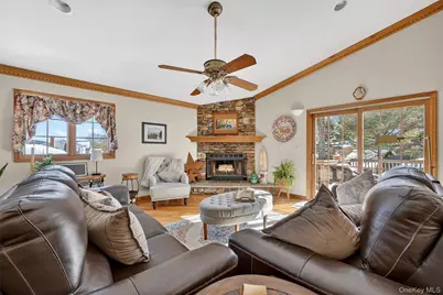 31 Newbury Street, Monroe, NY 10950 - Photo 14