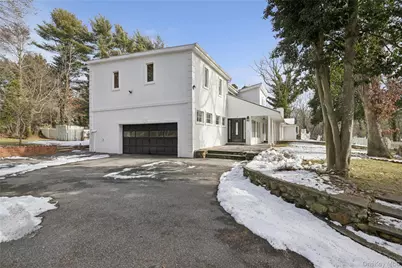 549 Woodbury Road, Cold Spring Harbor, NY 11724 - Photo 4