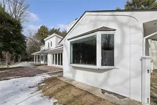 549 Woodbury Rd, Cold Spring Harbor, NY 11724 - Photo 6