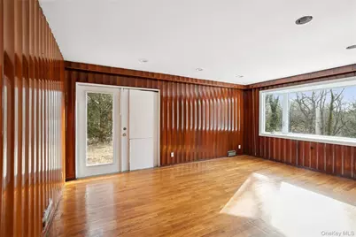 549 Woodbury Road, Cold Spring Harbor, NY 11724 - Photo 28