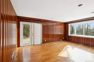 549 Woodbury Rd, Cold Spring Harbor, NY 11724 - Photo 28