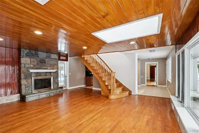 549 Woodbury Road, Cold Spring Harbor, NY 11724 - Photo 14