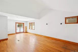 549 Woodbury Rd, Cold Spring Harbor, NY 11724 - Photo 28