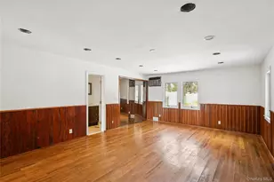 549 Woodbury Rd, Cold Spring Harbor, NY 11724 - Photo 20