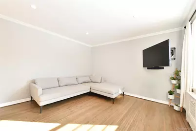 211-06 75th Avenue #2E, Bayside, NY 11364 - Photo 6