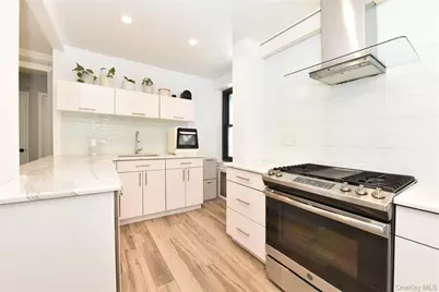 211-06 75th Avenue #2E, Bayside, NY 11364 - Photo 4