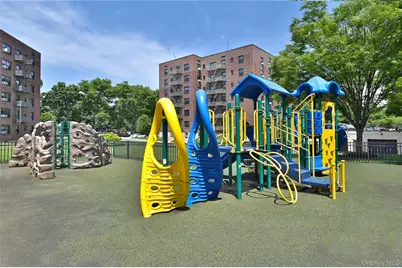 211-06 75th Avenue #2E, Bayside, NY 11364 - Photo 16