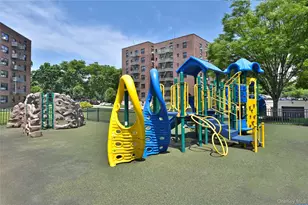 211-06 75th Ave, Bayside, NY 11364 - Photo 16