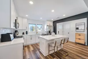 10 Petal Ln, Hicksville, NY 11801 - Photo 4