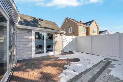 10 Petal Lane, Hicksville, NY 11801 - Photo 30