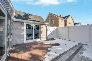 10 Petal Ln, Hicksville, NY 11801 - Photo 30