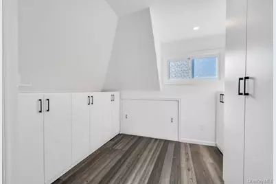 10 Petal Lane, Hicksville, NY 11801 - Photo 20