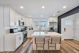 10 Petal Ln, Hicksville, NY 11801 - Photo 2