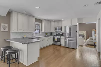 15 Eton Road, Farmingville, NY 11738 - Photo 6