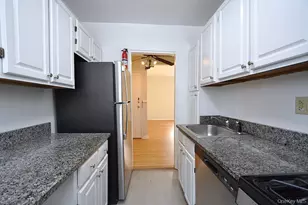 23 Fieldstone Rd, Hartsdale, NY 10530 - Photo 12