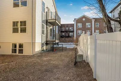 320 E 4th Street, Mount Vernon, NY 10553 - Photo 20