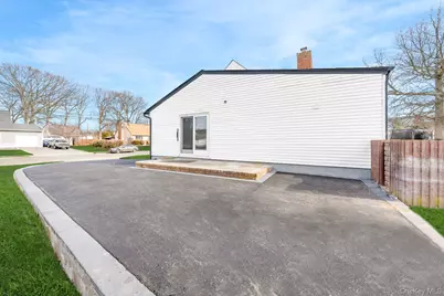 42 Ronald Drive N, Amityville, NY 11701 - Photo 4