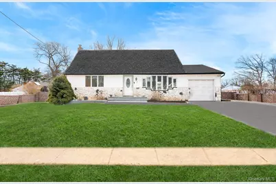 42 Ronald Drive N, Amityville, NY 11701 - Photo 1
