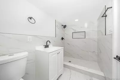 42 Ronald Drive N, Amityville, NY 11701 - Photo 28