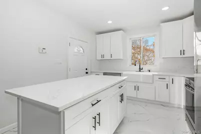 42 Ronald Drive N, Amityville, NY 11701 - Photo 16