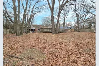 27 Dillmont Drive, Smithtown, NY 11787 - Photo 22