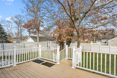 6 Edward Court, Ronkonkoma, NY 11779 - Photo 26