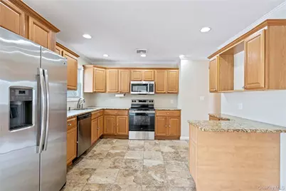 6 Edward Court, Ronkonkoma, NY 11779 - Photo 14