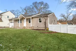 6 Edward Ct, Ronkonkoma, NY 11779 - Photo 6